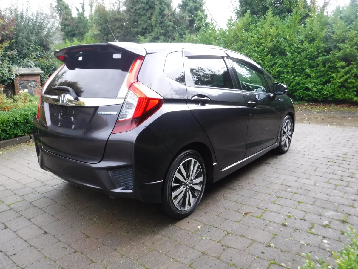 HONDA FIT 1.5 AUTO HYBRID S-SPEC ANDROID+CARPLAY - Image 3