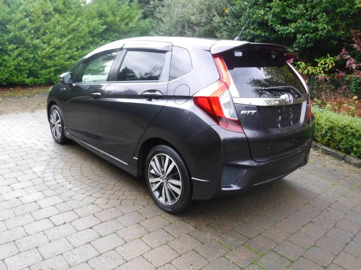 HONDA FIT 1.5 AUTO HYBRID S-SPEC ANDROID+CARPLAY - Image 4