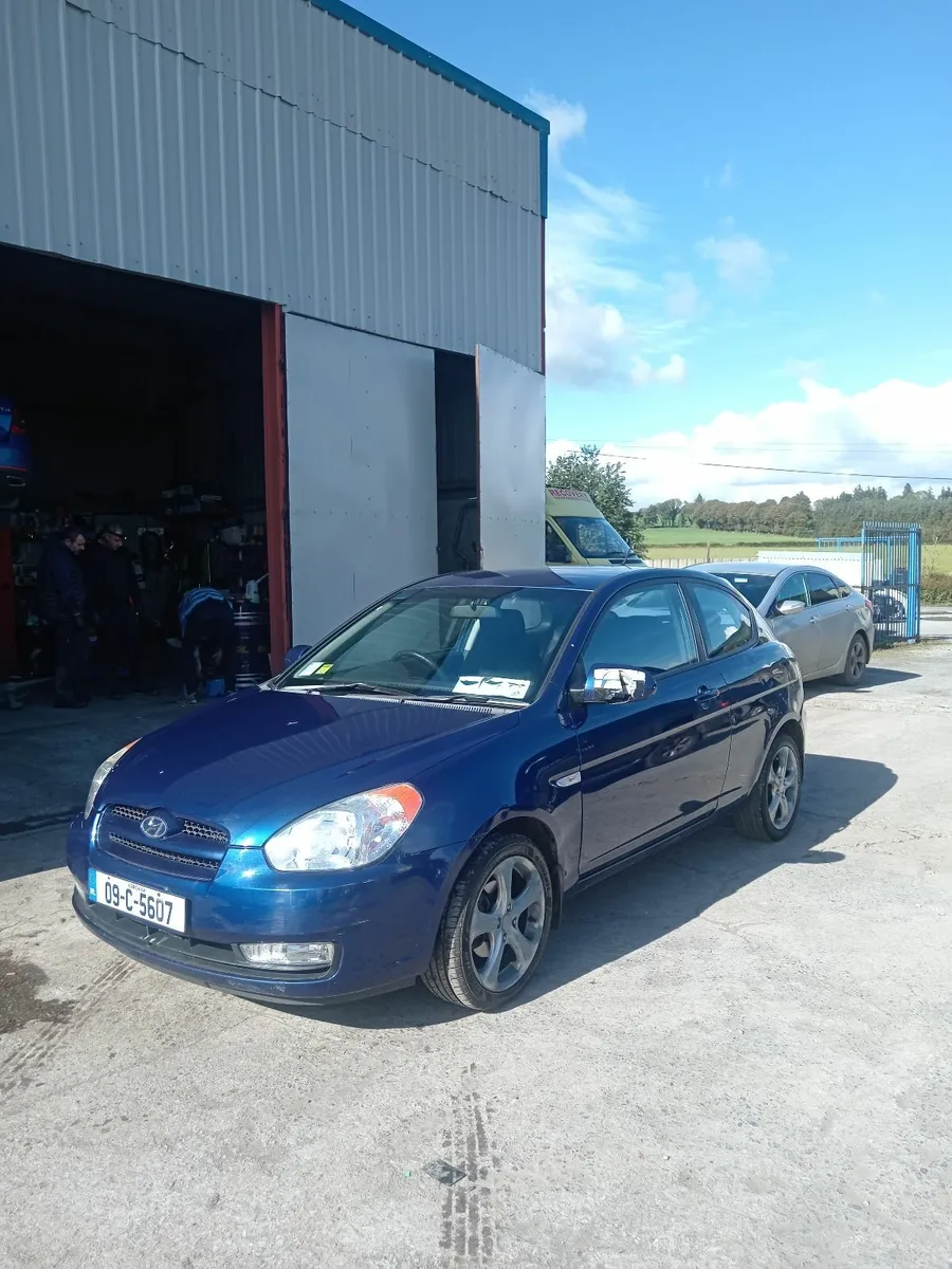 Hyundai Accent 2009 - Image 1