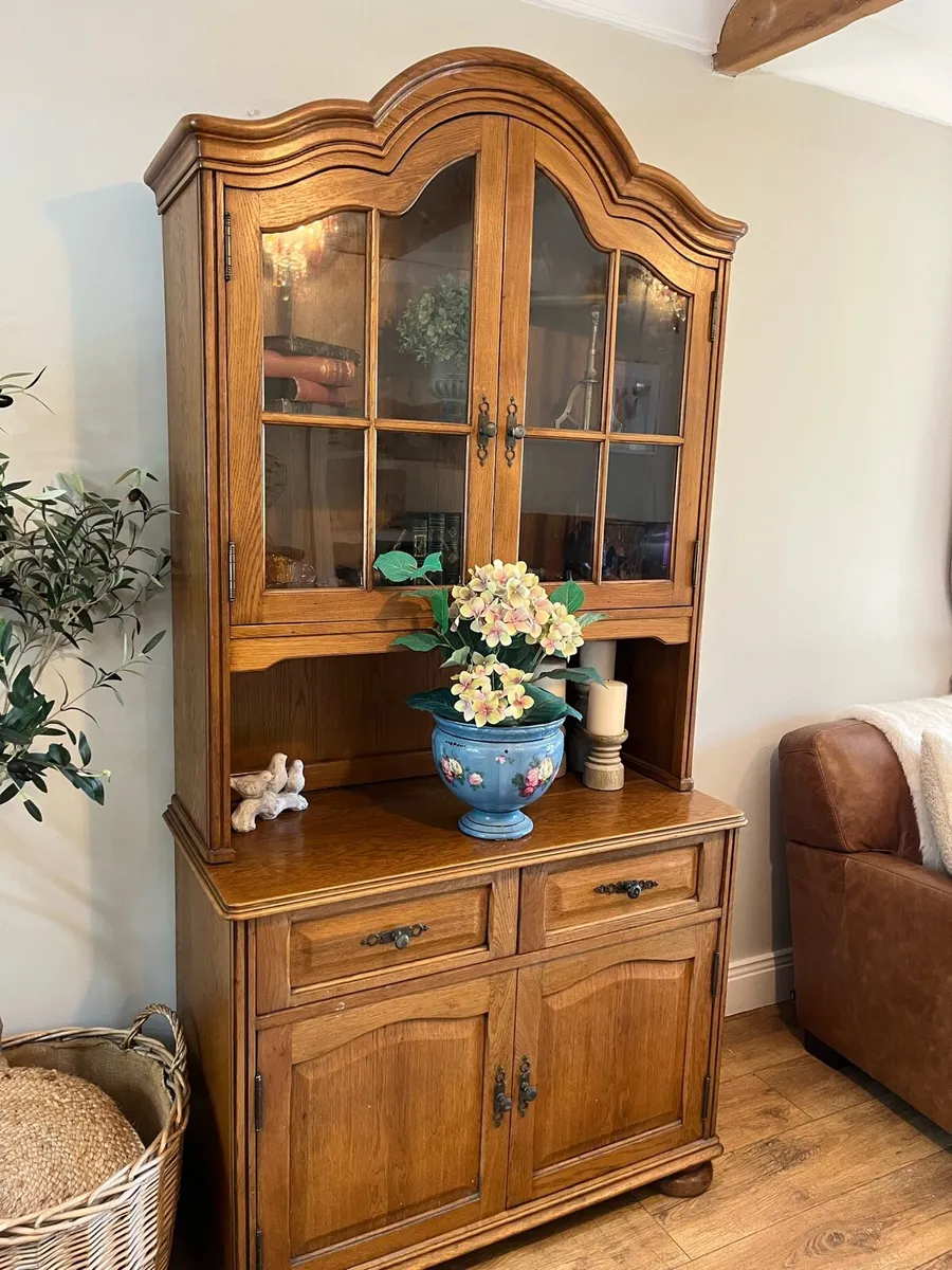 Dresser - Image 1