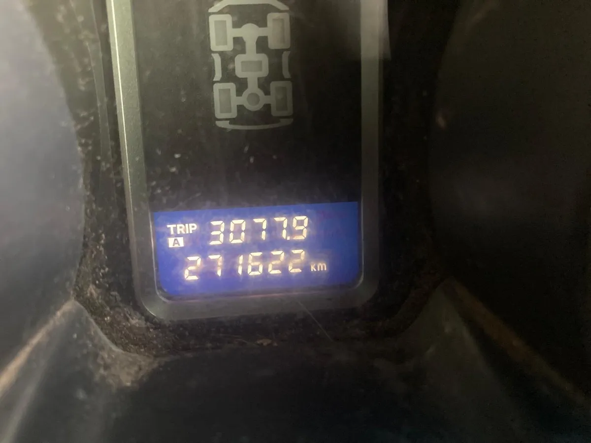 2008 Mitsubishi Pajero - Image 4