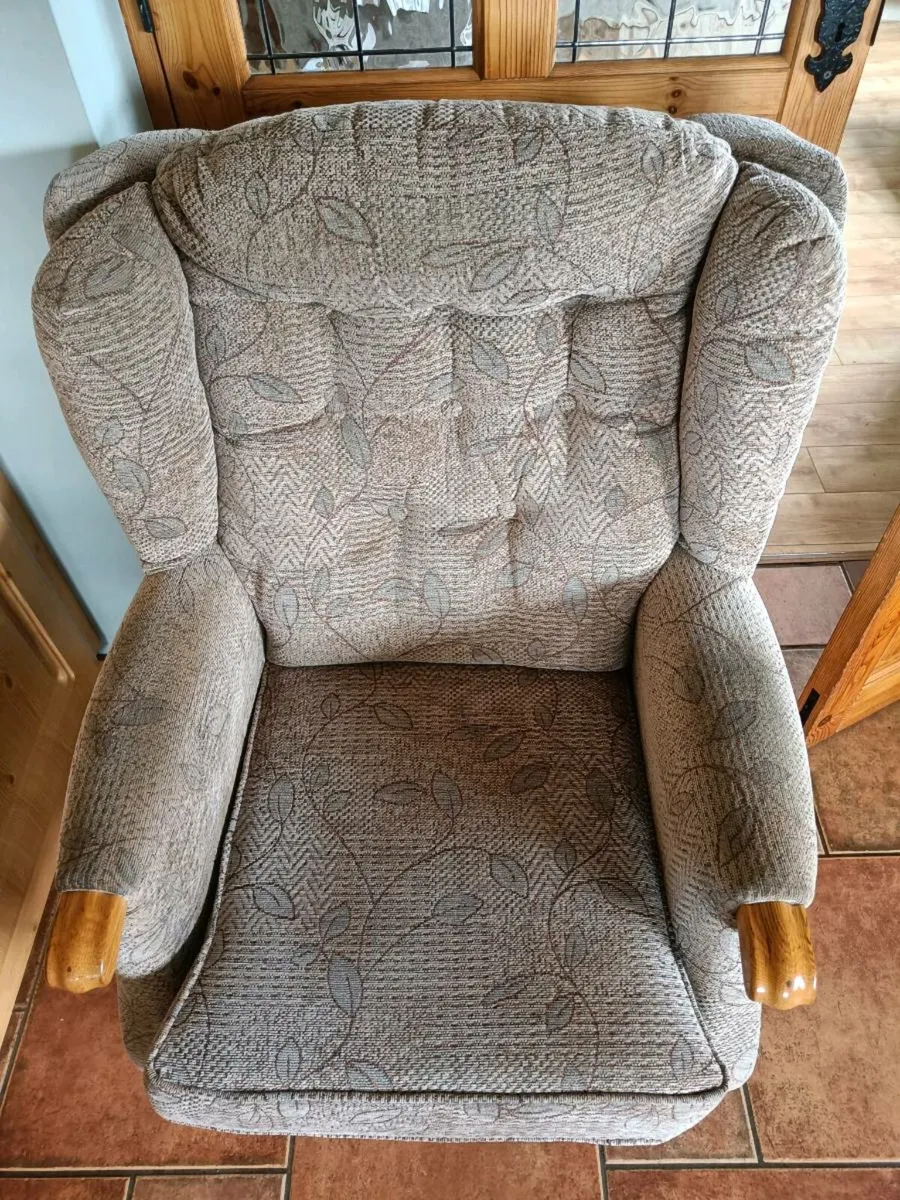 2 Fireside Armchairs - Image 1