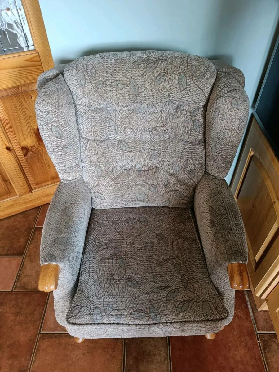 2 Fireside Armchairs - Image 2