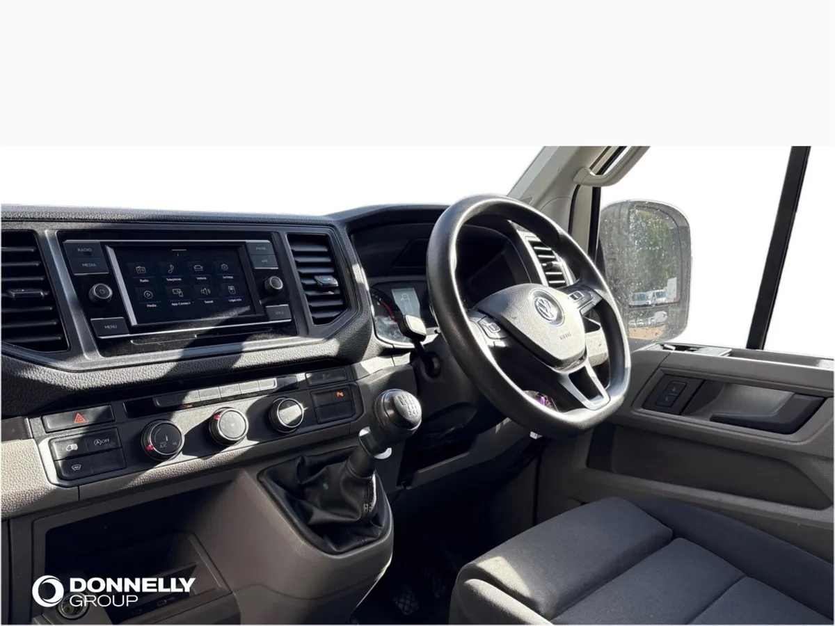 Volkswagen Crafter Cr35 Mwb Diesel Rwd Trendline - Image 2