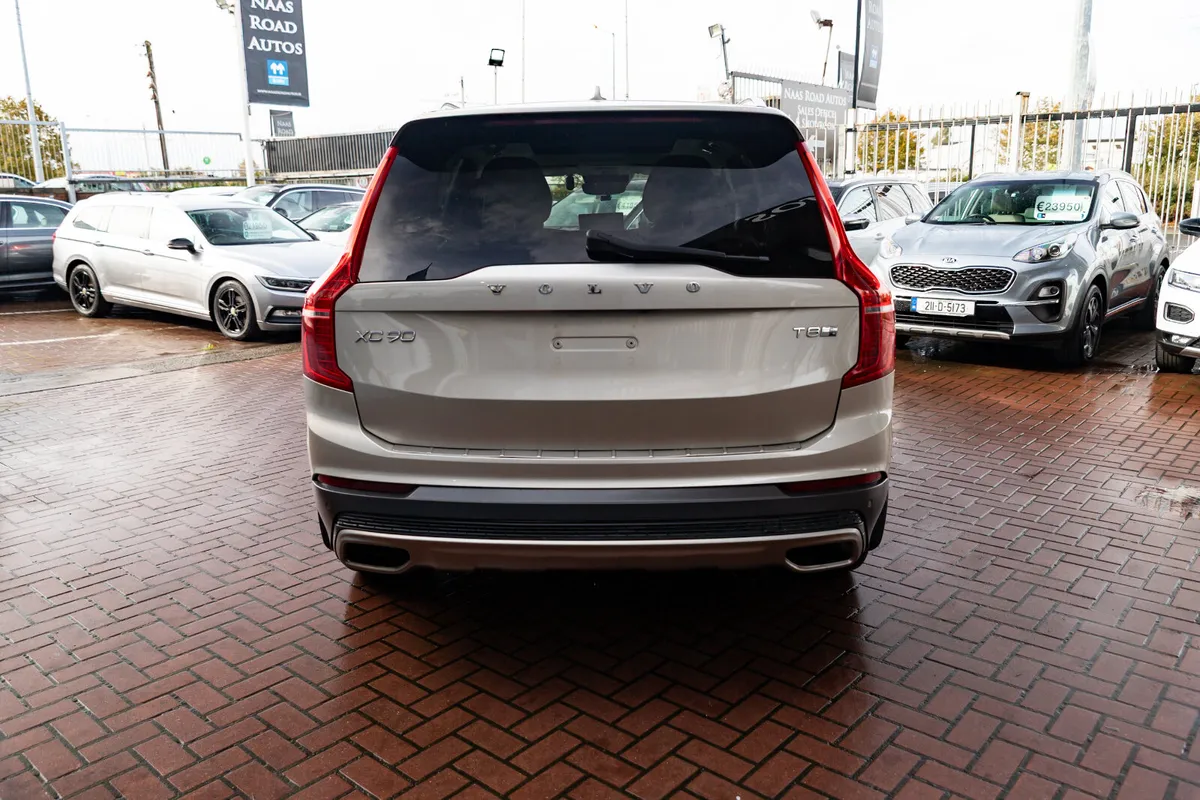 2016 Volvo XC90 T8 - Image 4