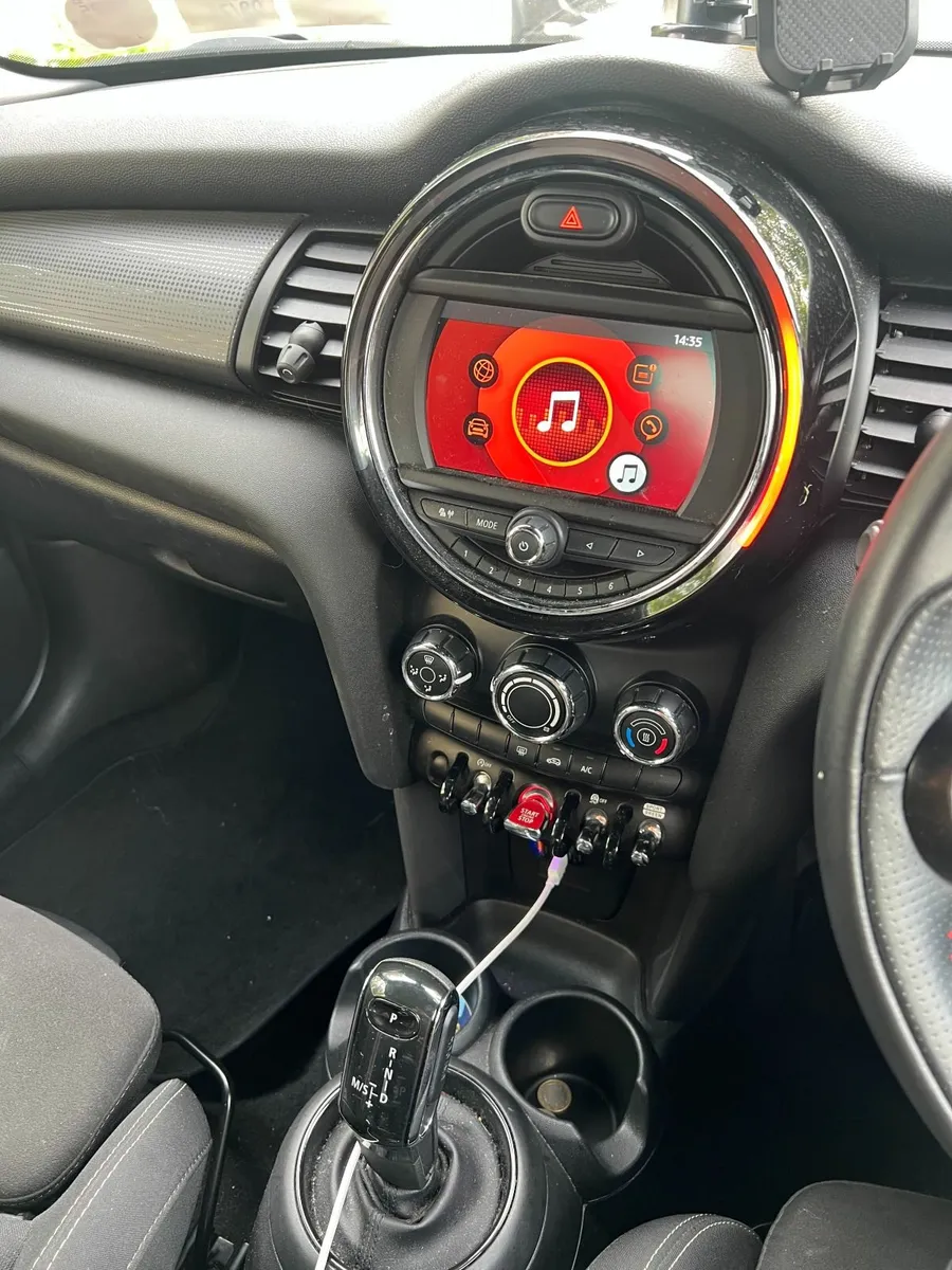 21 Mini Cooper Sport, Super Low Mil, Luxury Trim - Image 4