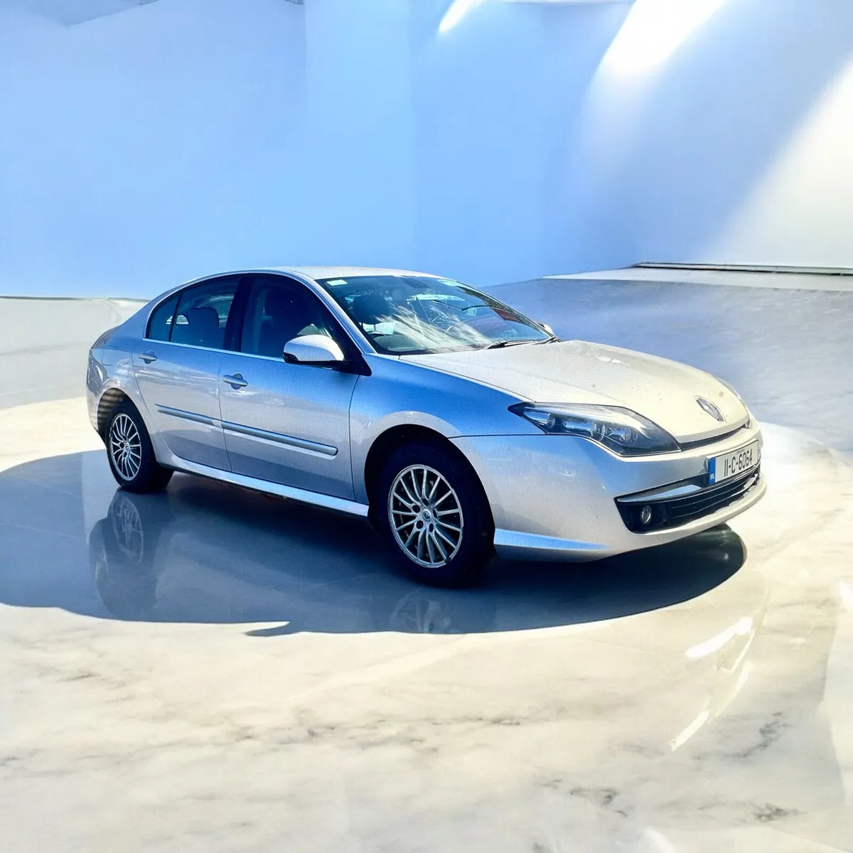 2011 Renault Laguna 1.5 DCI 110 DYNAMIQUE ECO2 - Image 4