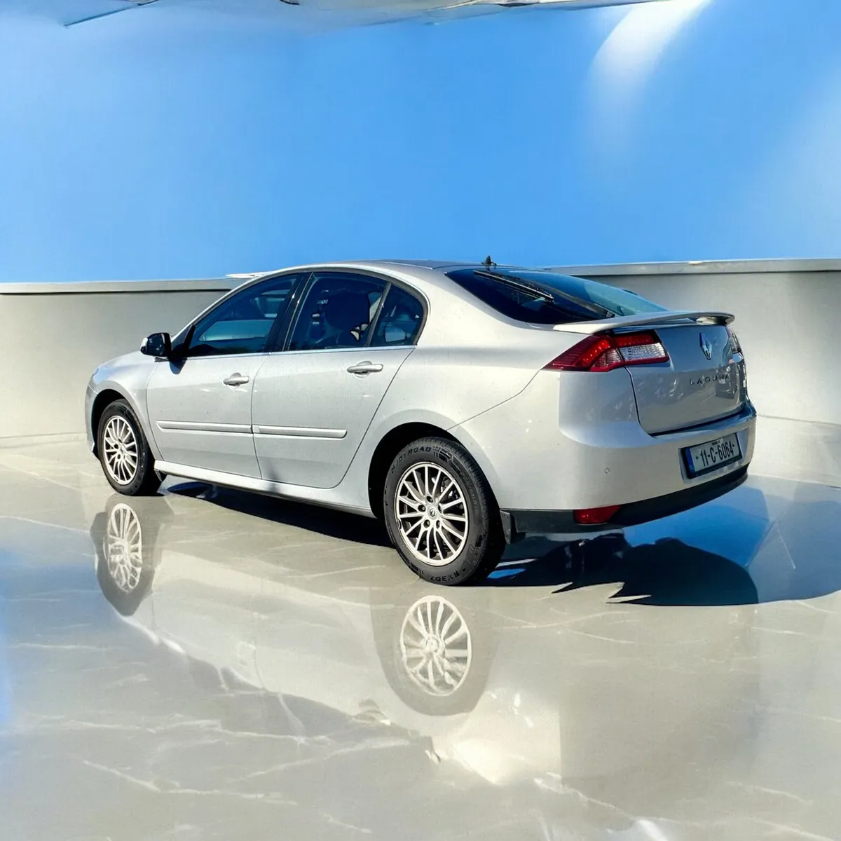 2011 Renault Laguna 1.5 DCI 110 DYNAMIQUE ECO2 - Image 3