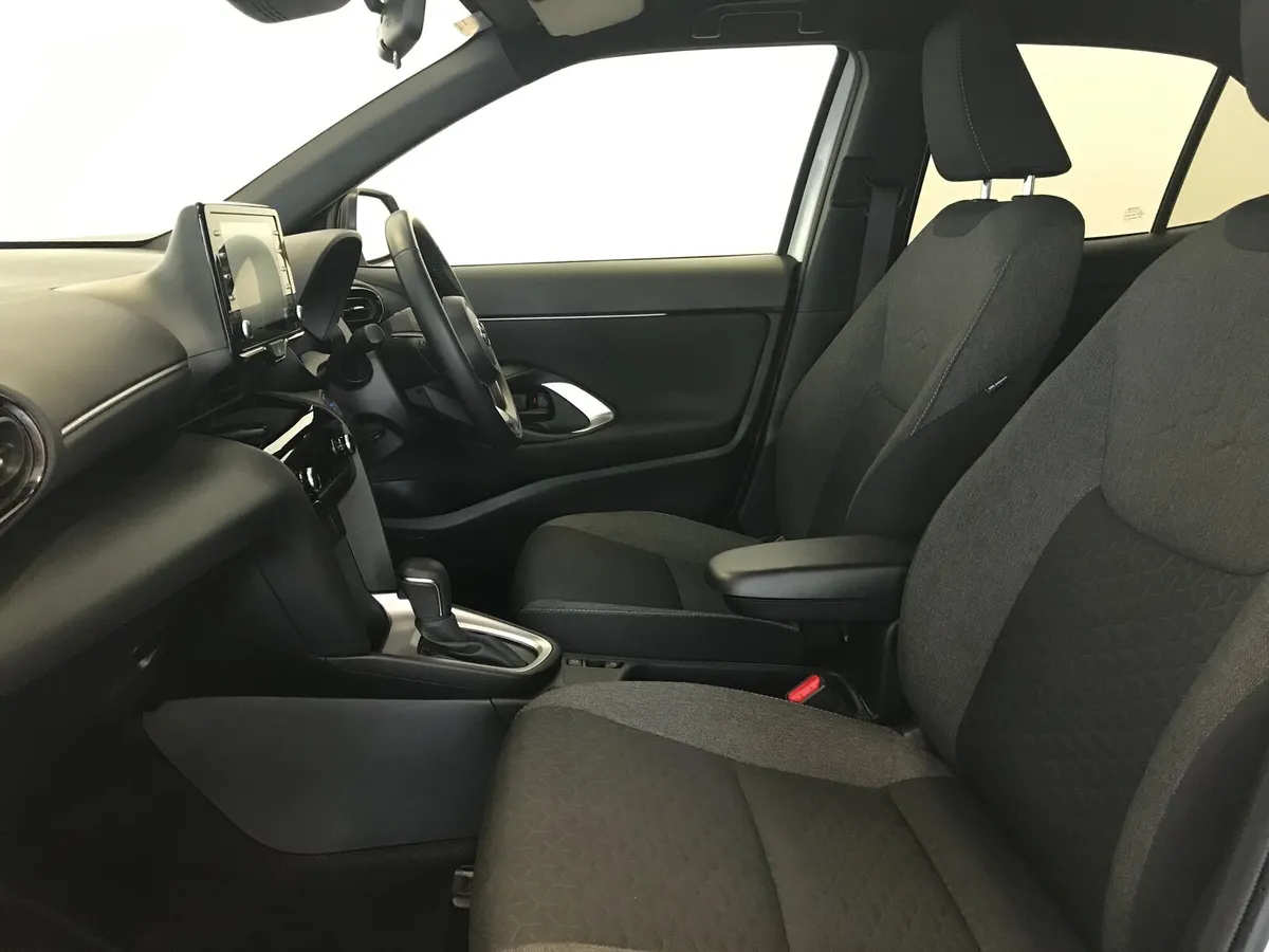 Toyota Yaris Cross 2023 - Image 4