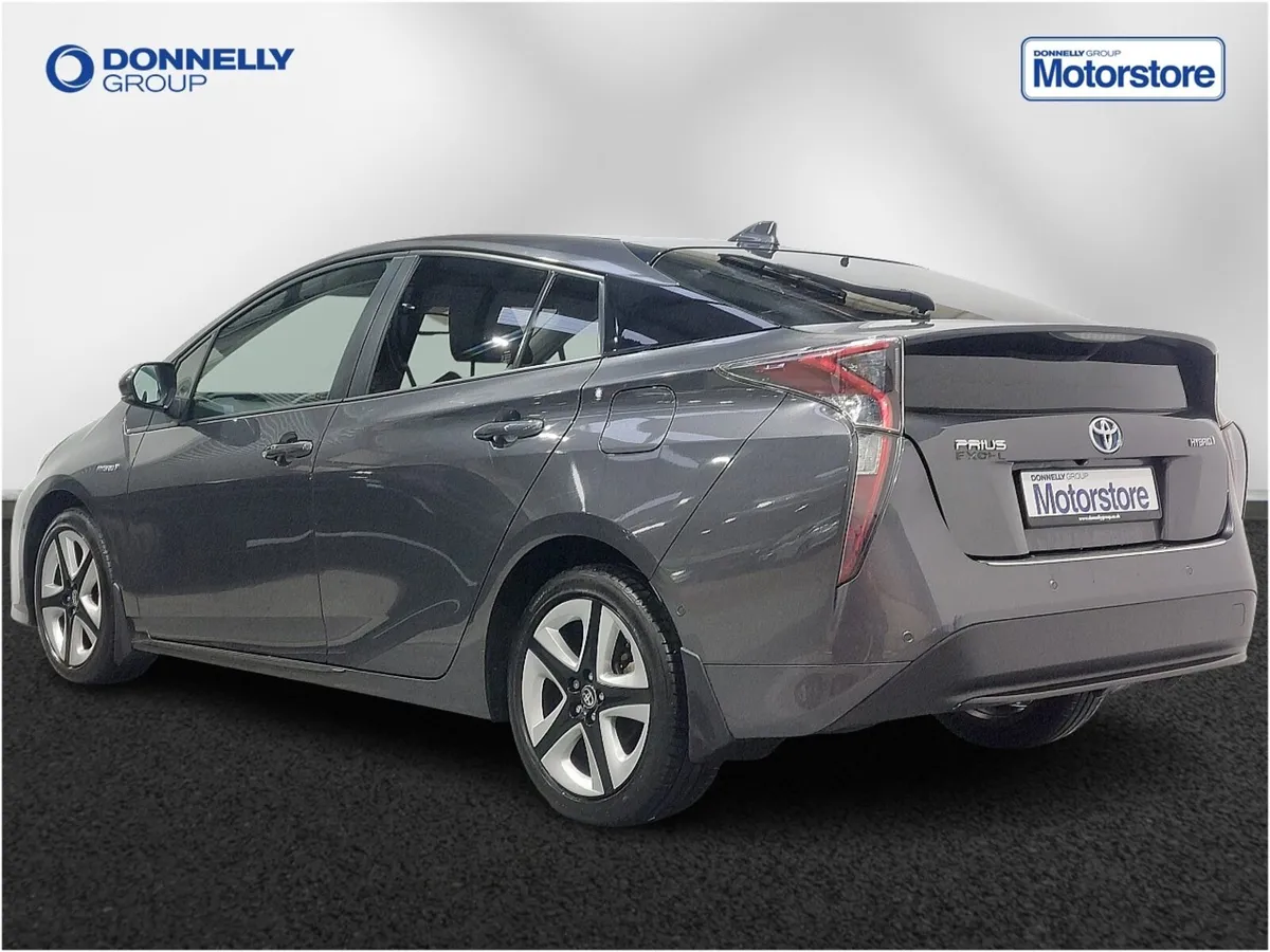 Toyota Prius Hatchback Excel - Image 2