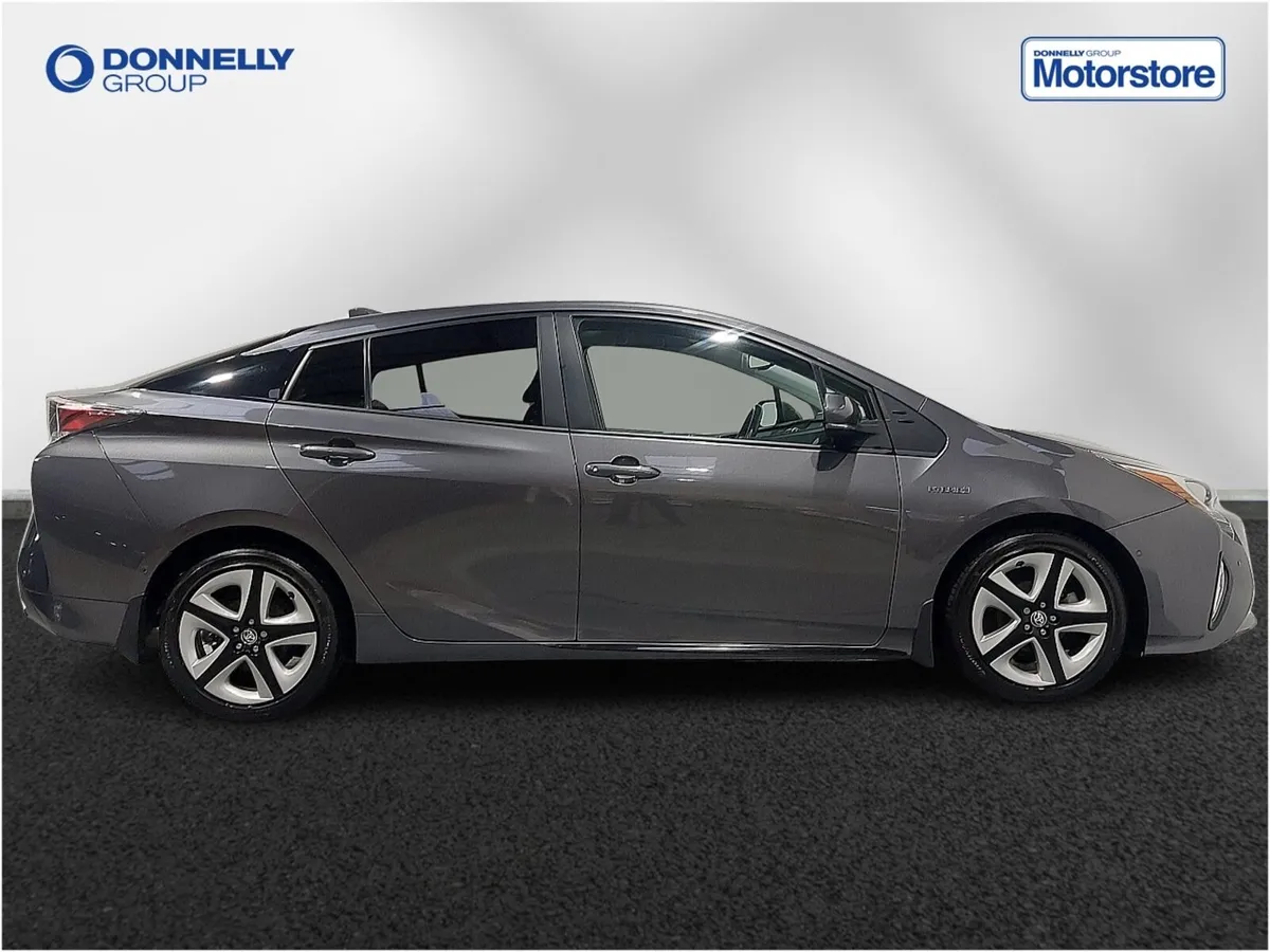 Toyota Prius Hatchback Excel - Image 3