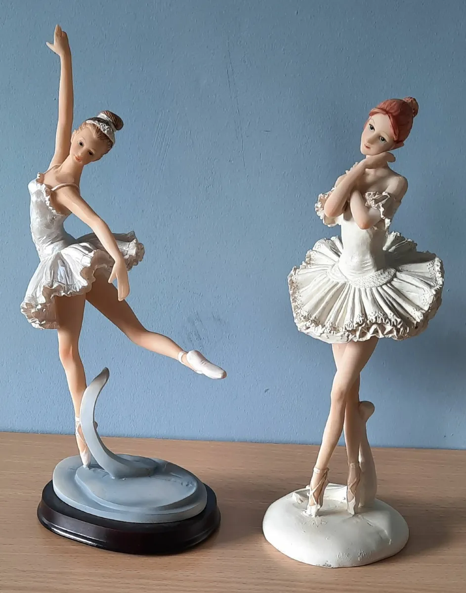 Ballet Figurines - Image 1