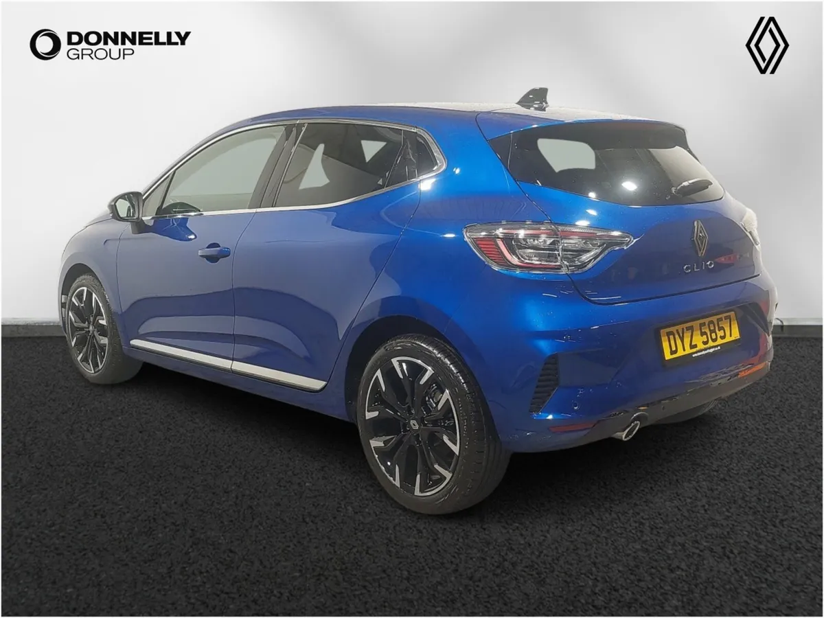 Renault Clio Hatchback Techno - Image 2