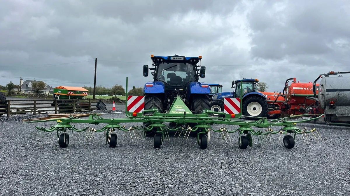 Krone 6 Rotor Tedder - Image 2