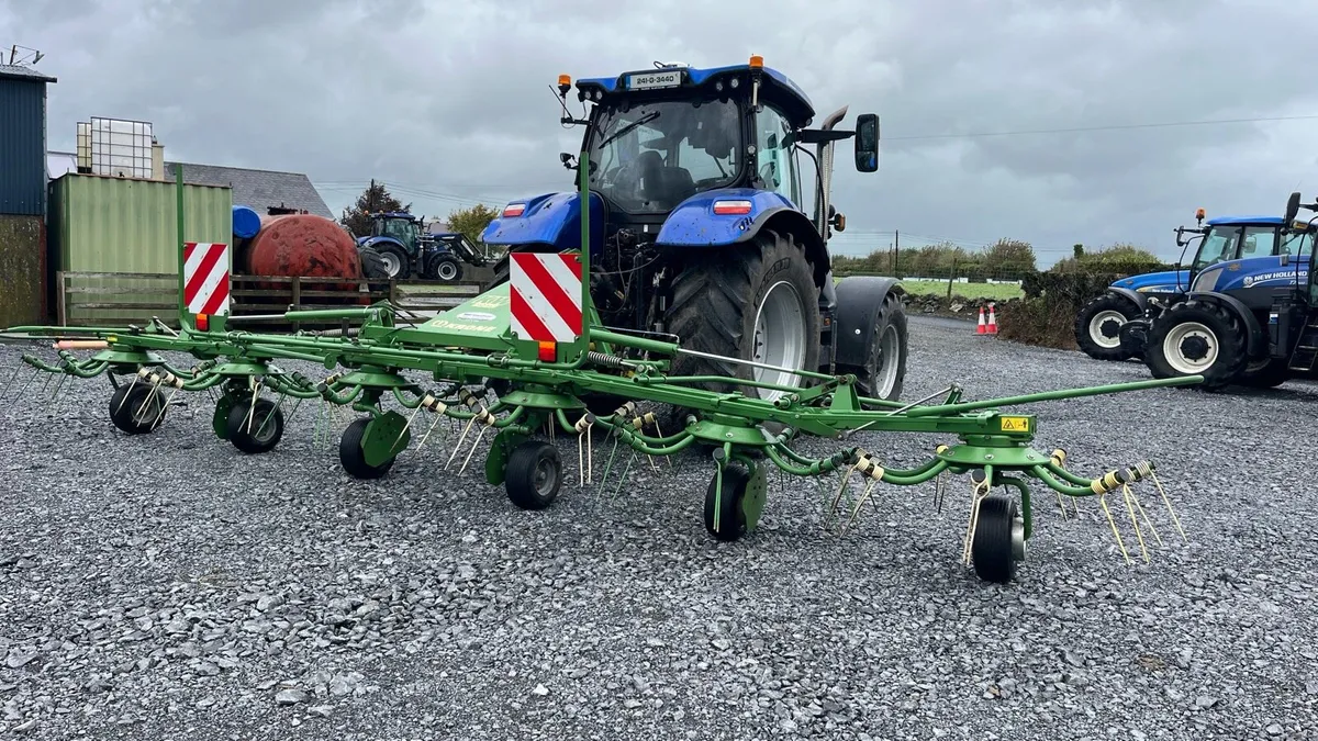 Krone 6 Rotor Tedder - Image 3