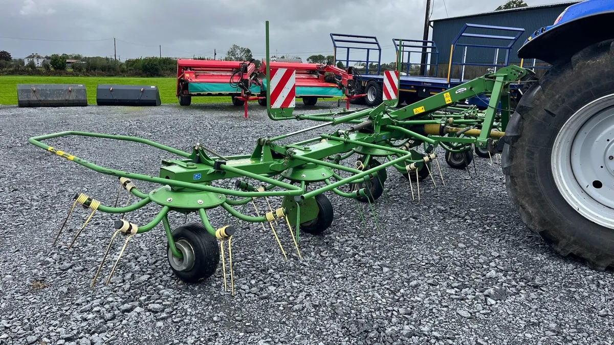 Krone 6 Rotor Tedder - Image 4