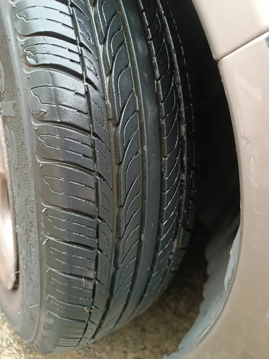 Nissan Micra 2008. Only 87.000km. New tires. - Image 3