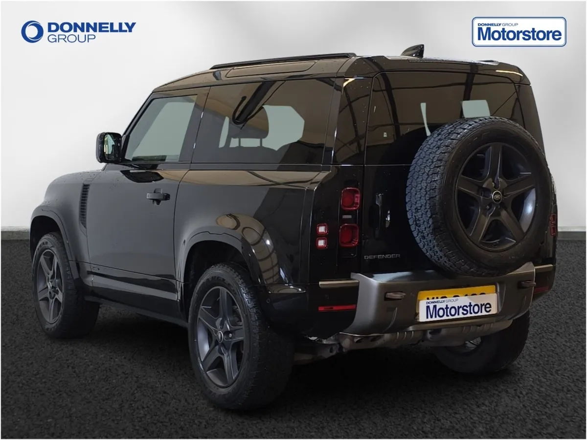 Land Rover Defender Diesel Estate X-Dynamic SE - Image 2
