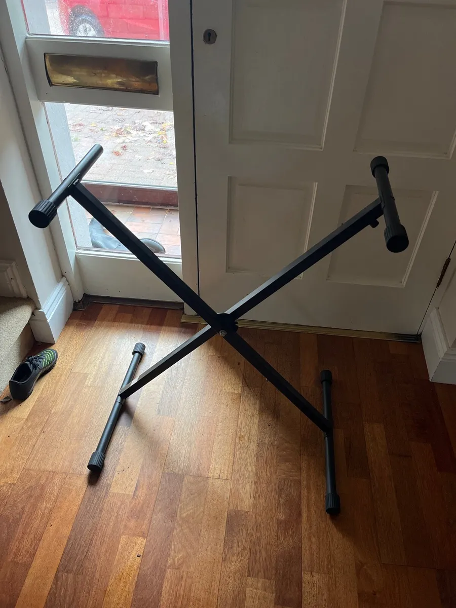 Casio keyboard stand smyths