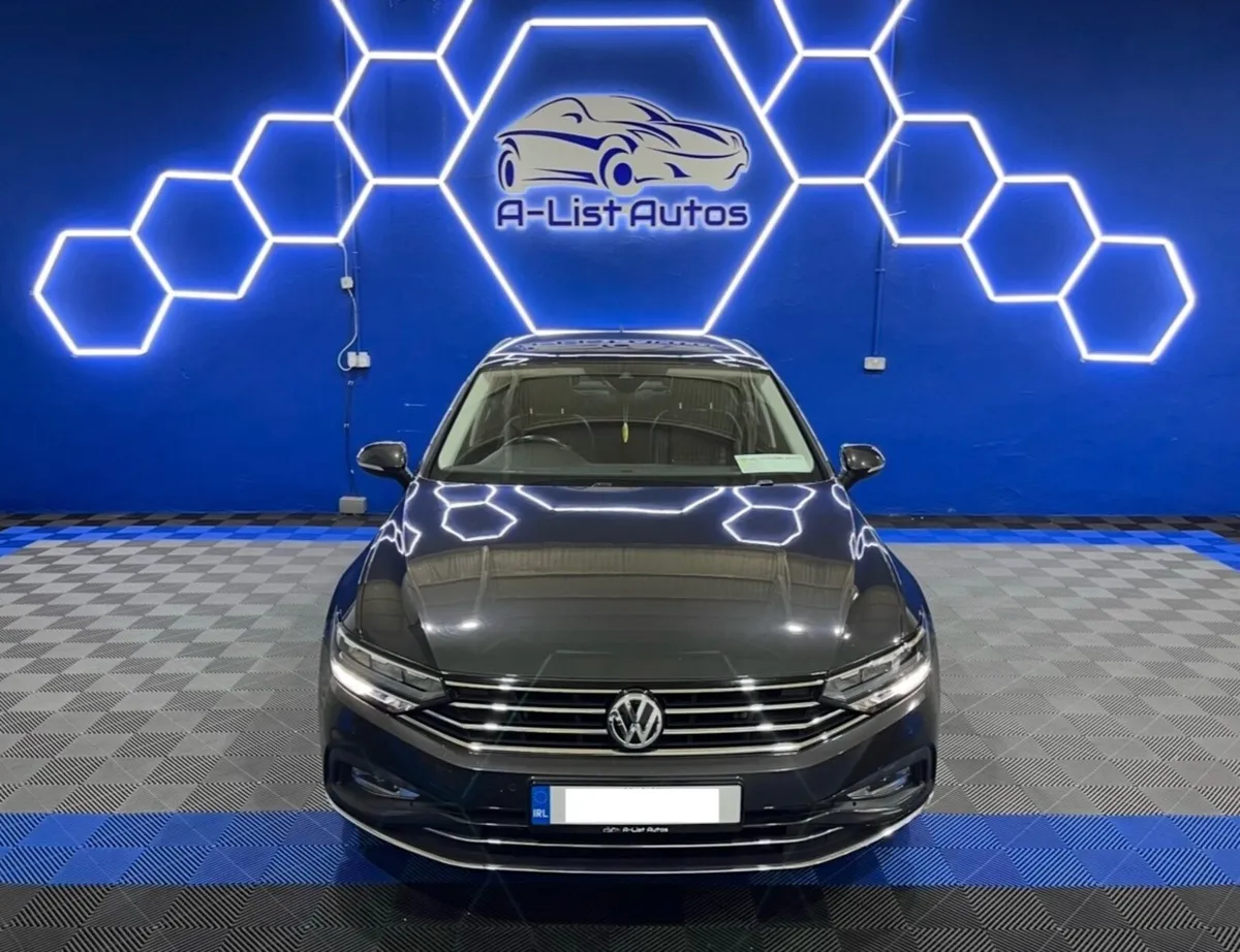 VW Passat Elegance 2.0TDI DSG / FINANCE AVAILABLE - Image 4
