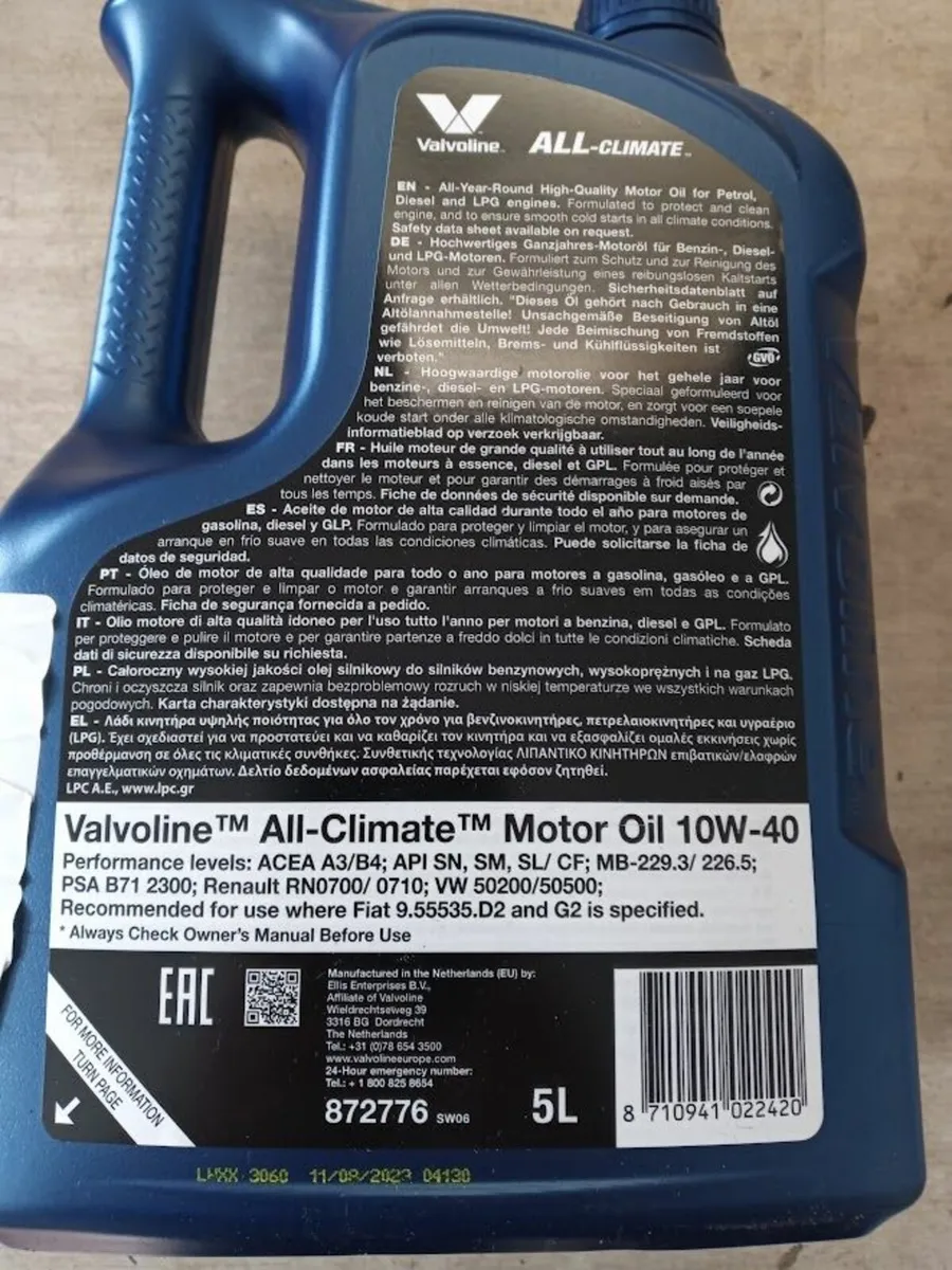 Valvoline all climate engine oil - Image 2
