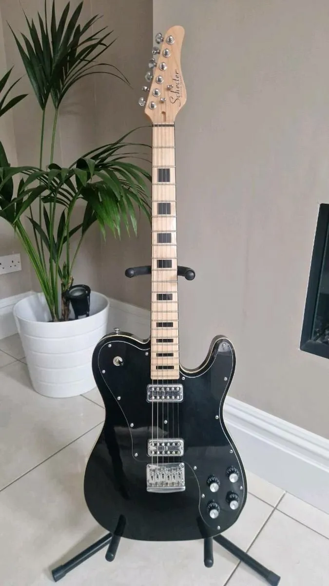 Guitar and amp - Image 3