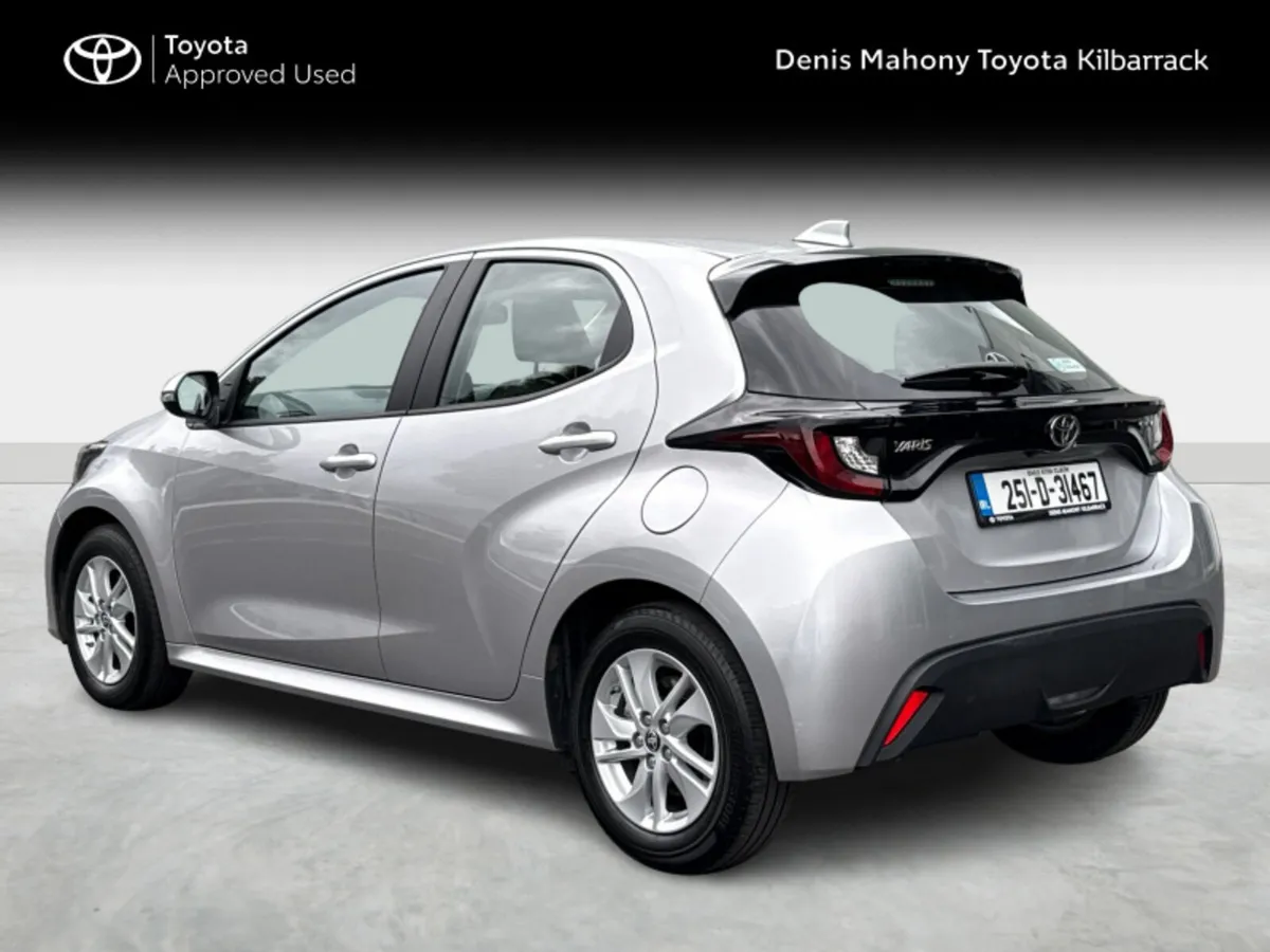 Toyota Yaris HYBRID LUNA 3 YEARS FREE SERVICING - Image 2