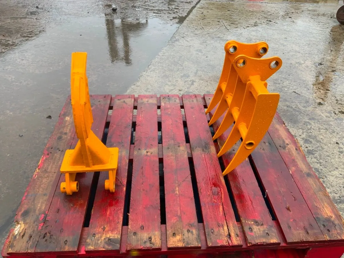 MINI DIGGER  RAKE / RIPPER TOOTH.....30mm PINS. - Image 3