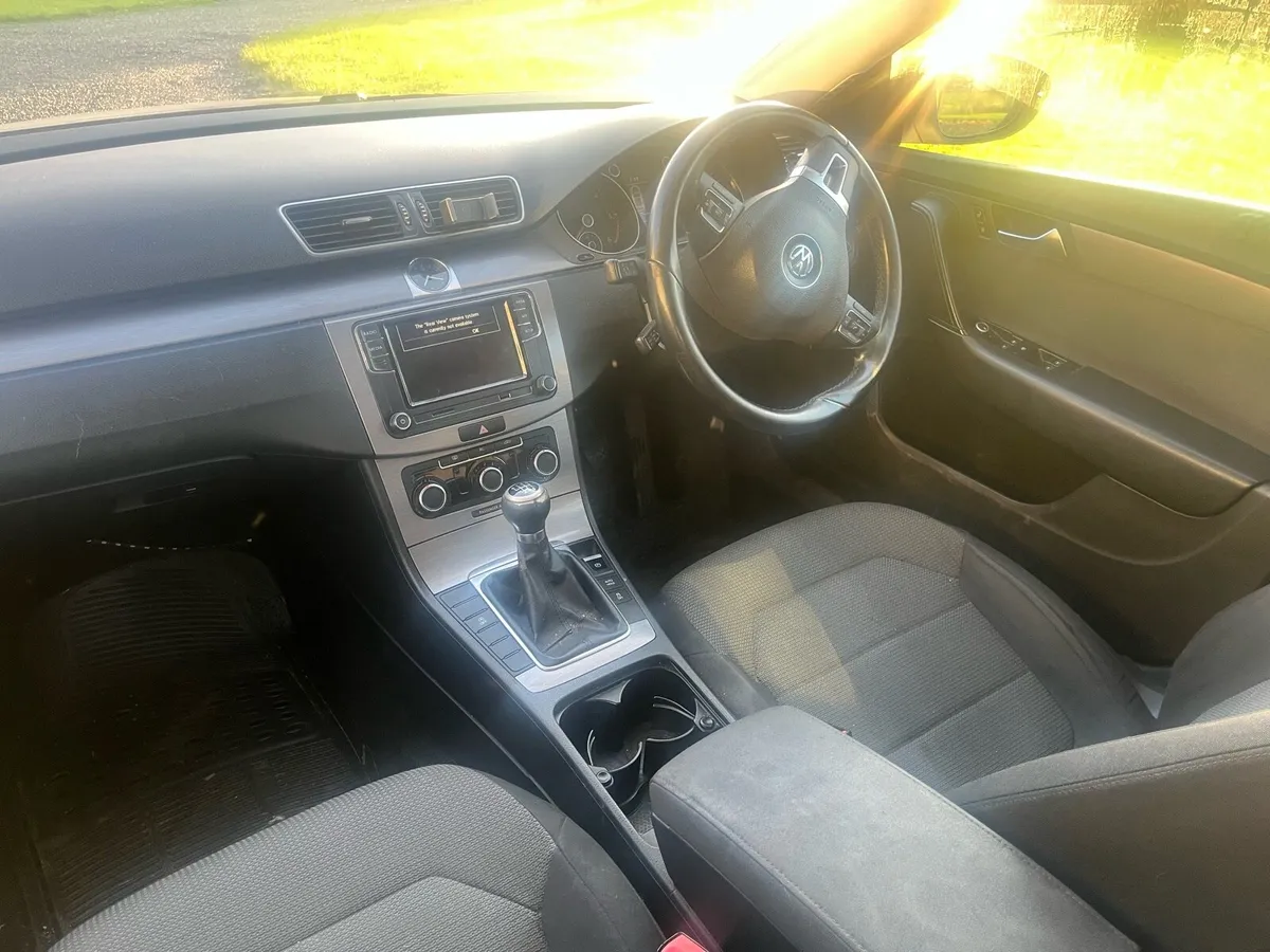 Car - Image 4
