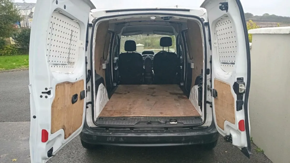 RENAULT KANGOO LONG WHEEL BASE  CVRT 04/26 - Image 4