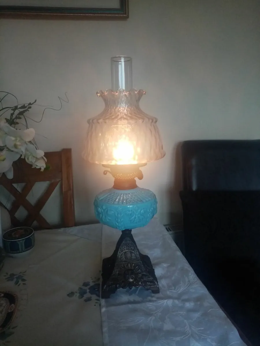 Victorian Oil Lamp - Image 4