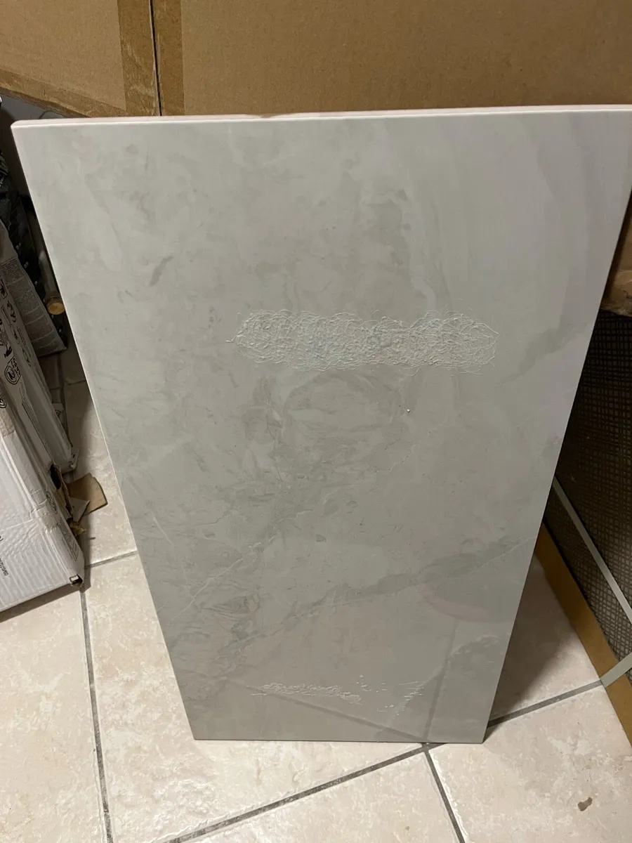 Bathroom tiles - Image 1