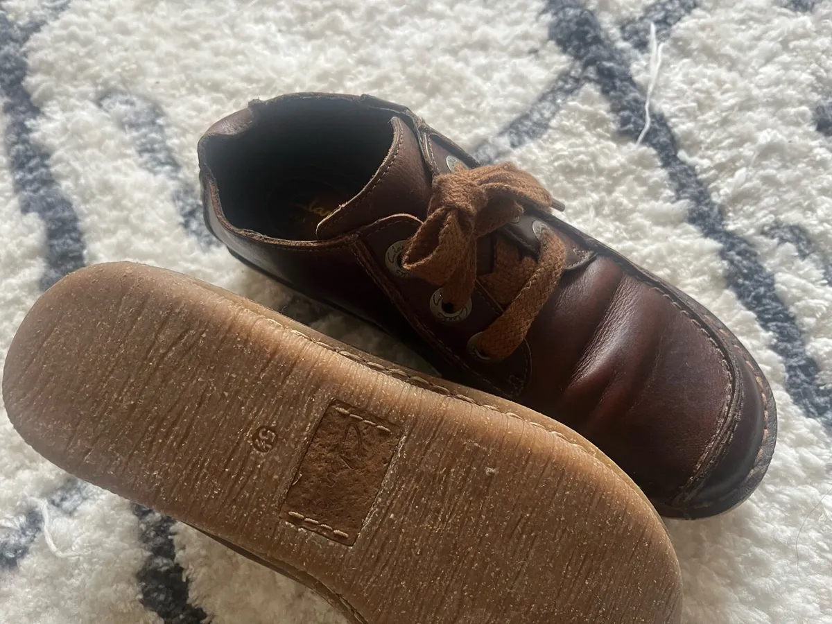Clarkes leather shoes - Image 2
