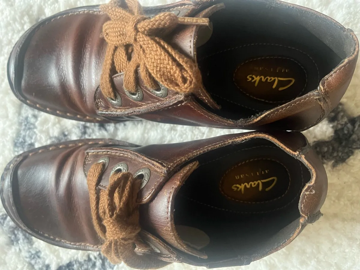 Clarkes leather shoes - Image 4