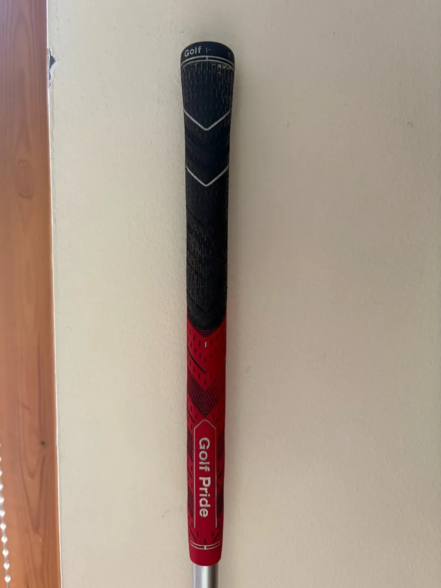 Taylormade Sim Udi 2-Iron - Image 2