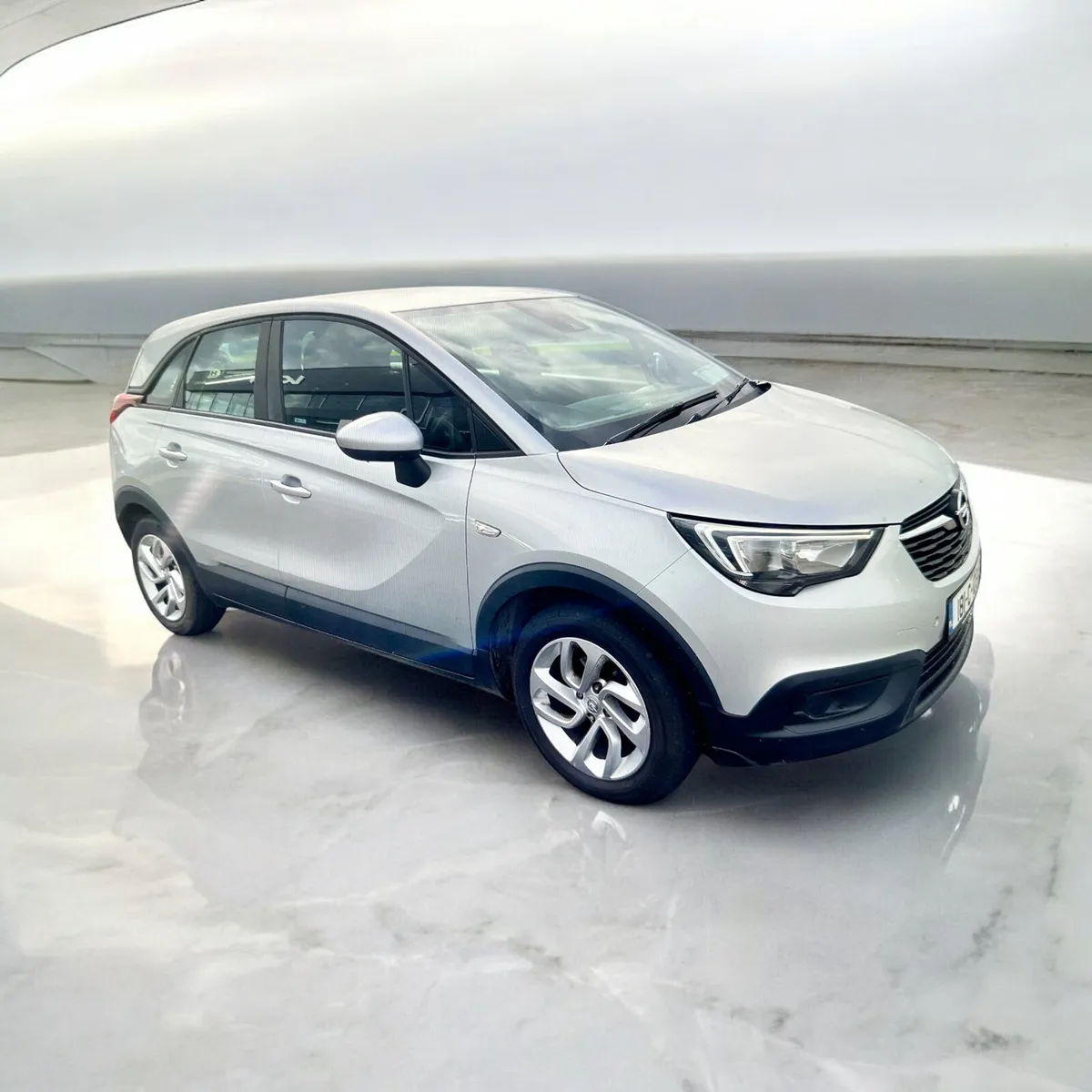 2018 Opel Crossland X .6CDTi Low Mileage - Image 3