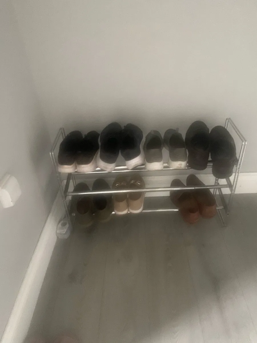 Shoe rack - Image 1
