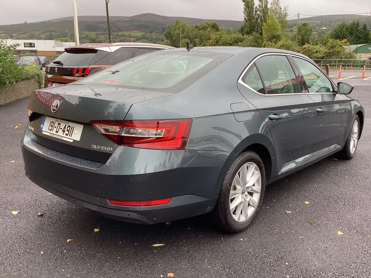 Skoda Superb * 2.0TDI * AUTOMATIC - Image 4