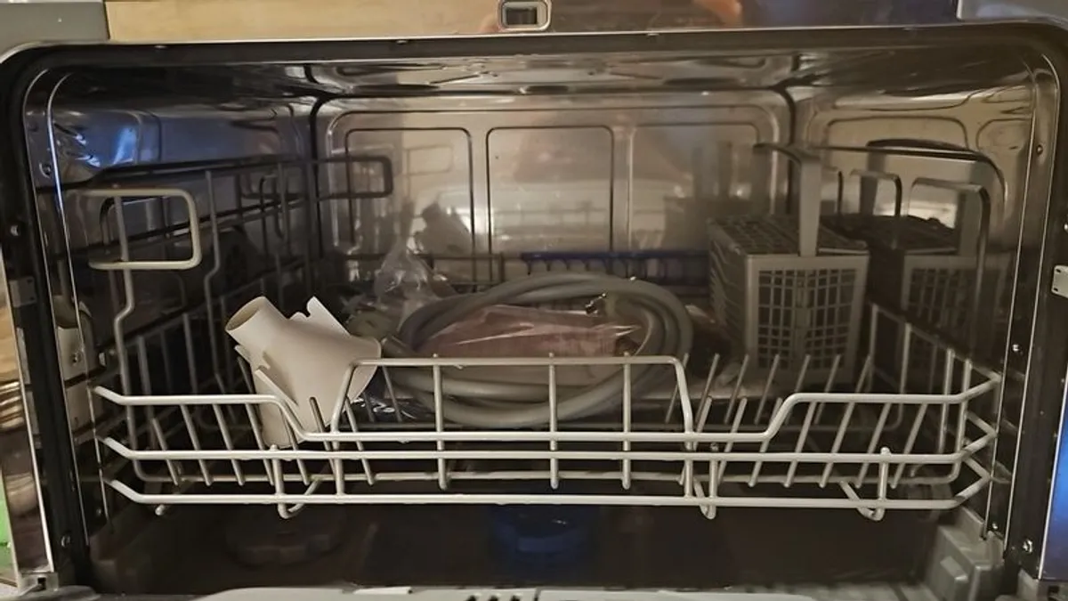 Comfee KWH-TD602E-W Compact Countertop Dishwasher - Image 3