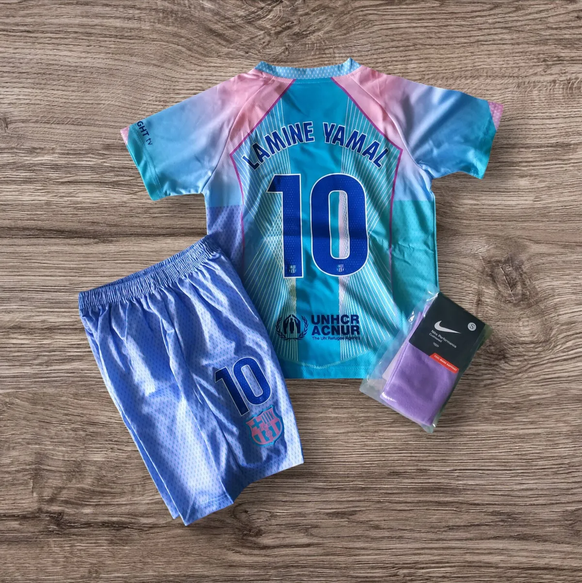 BARCELONA ( LAMINE YAMAL 10) KIDS KIT , SIZE : 8/9 - Image 1
