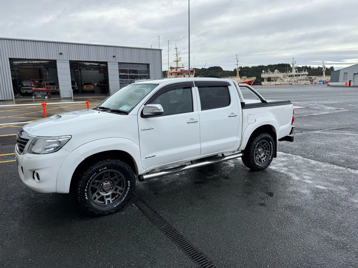 Toyota hilux jeep - Image 2
