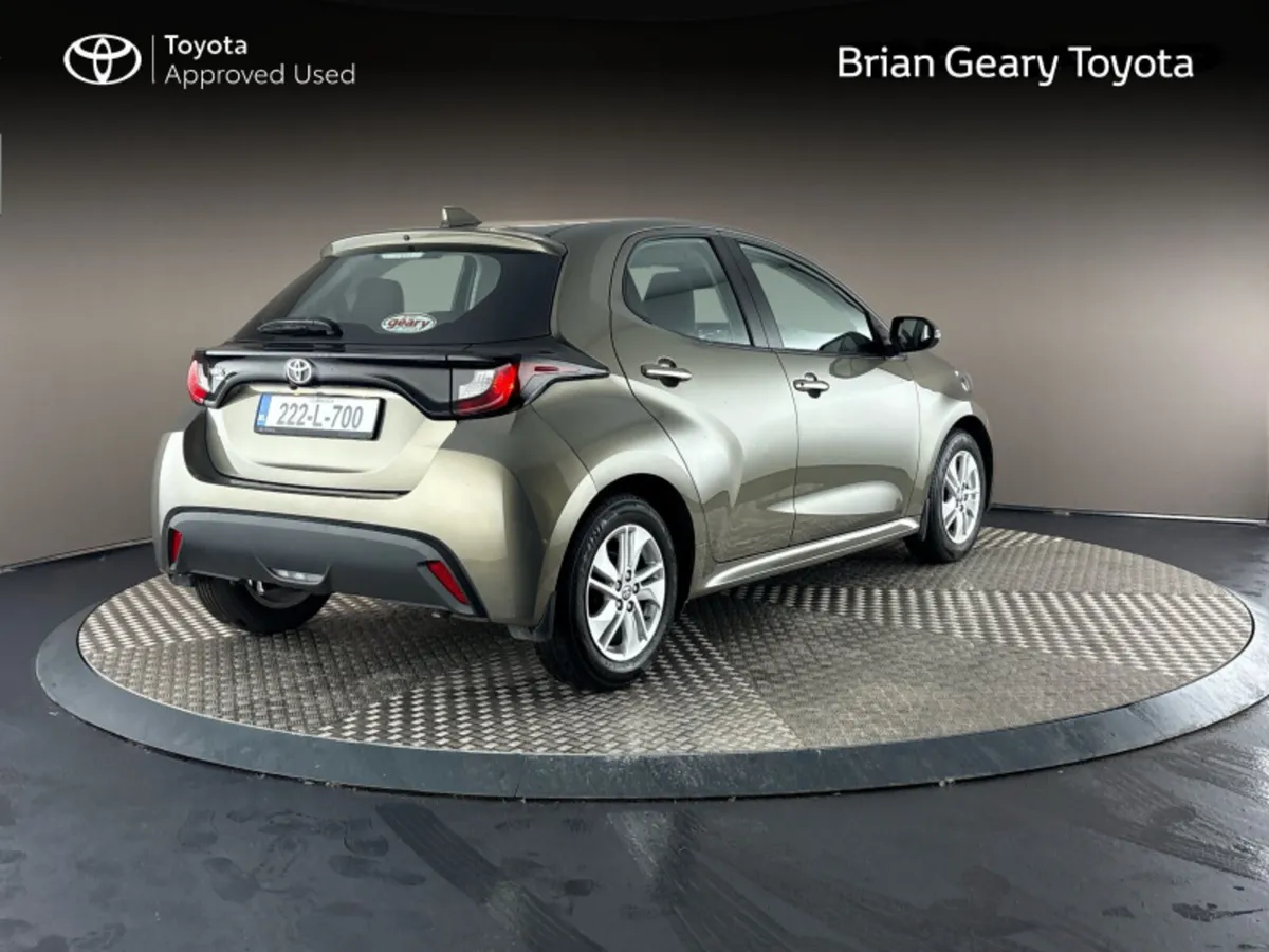 Toyota Yaris 1.0 LUNA - Image 2