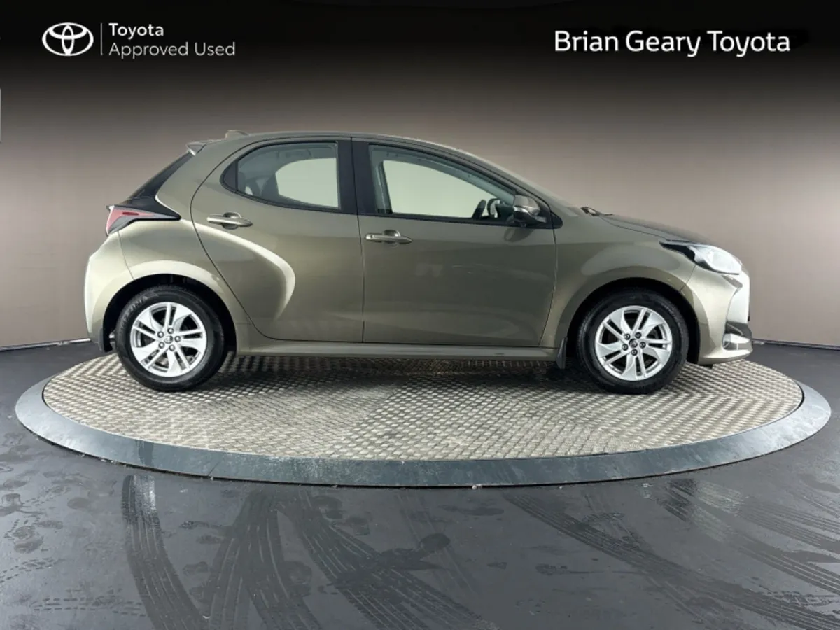 Toyota Yaris 1.0 LUNA - Image 3