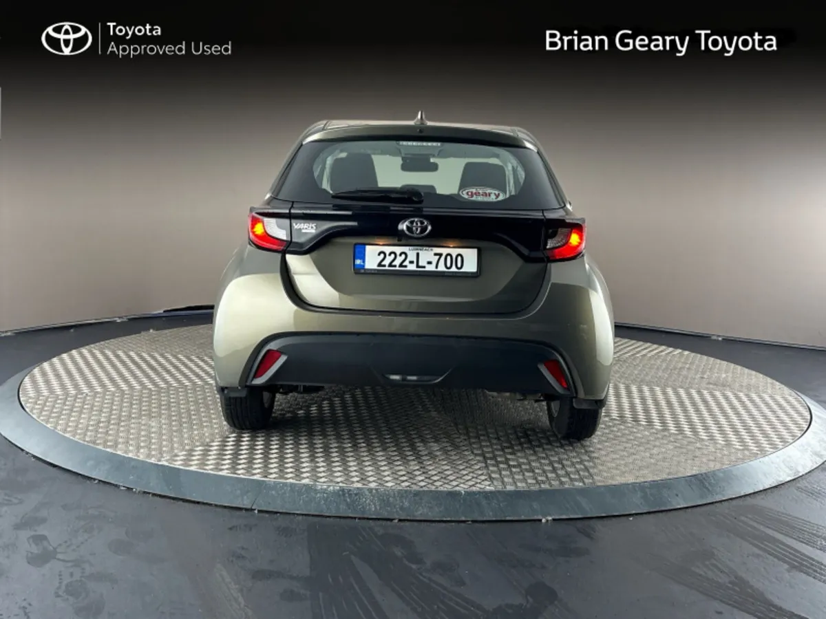 Toyota Yaris 1.0 LUNA - Image 4