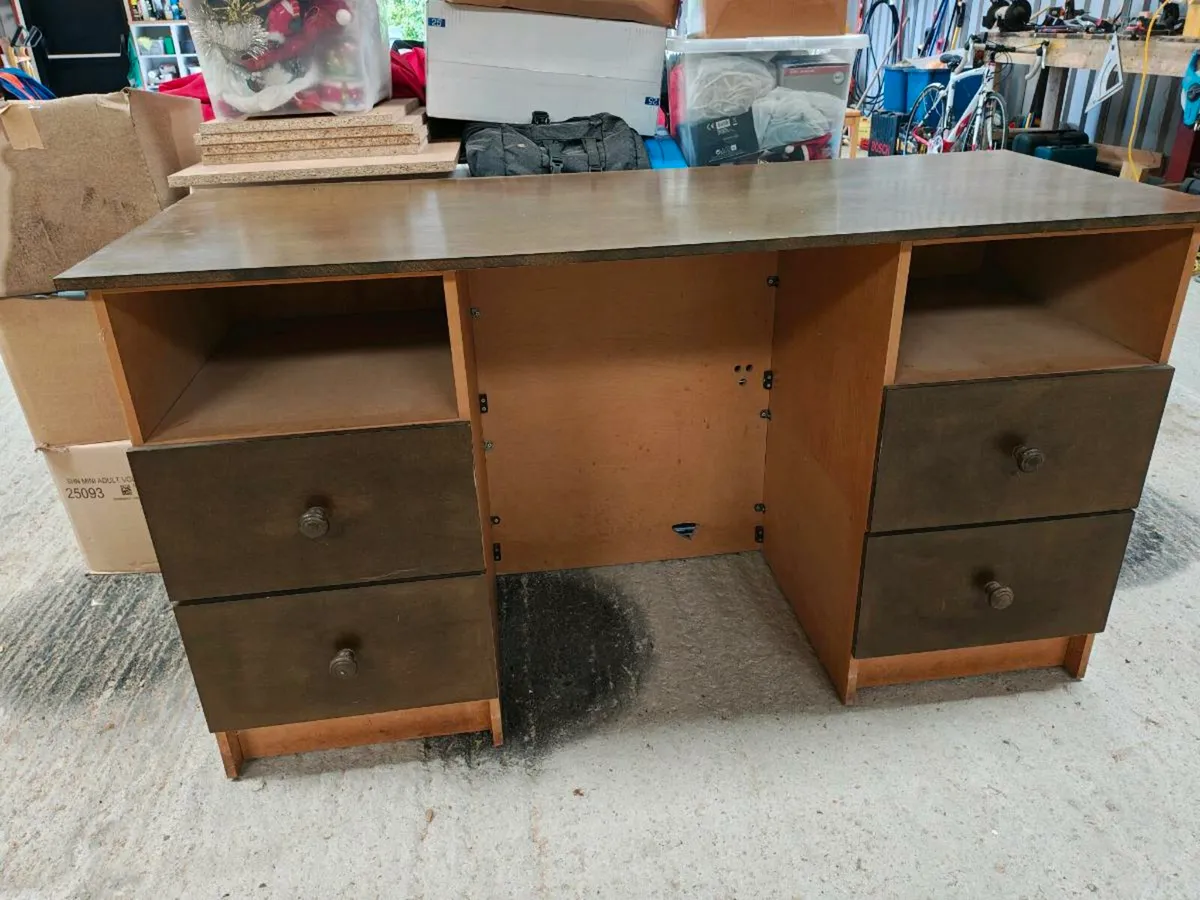 Office desk - Image 1