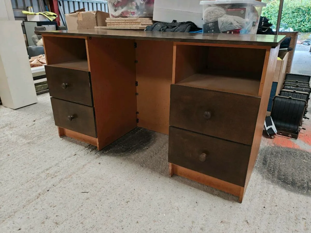 Office desk - Image 2