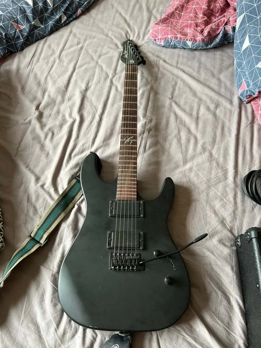electric guitar,bag and amp - Image 2