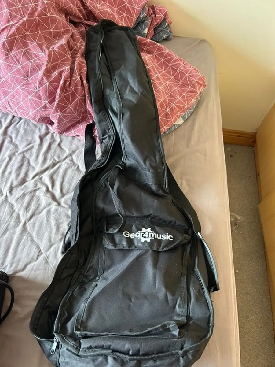 electric guitar,bag and amp - Image 4