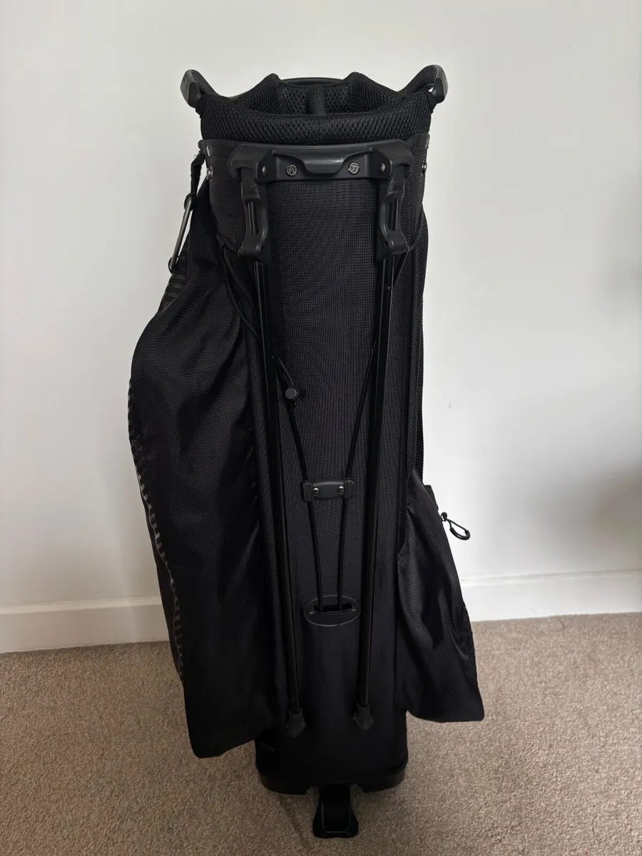 2025 Taylormade Stand Bag - Image 4