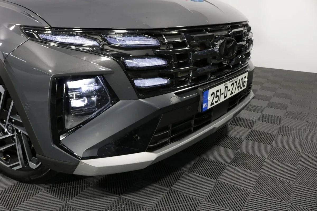 Hyundai Tucson Hybrid Executive Plus - EX Demo - - Image 3